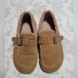 Women's Cozy Suede-Like Lined Slippers in Camel Brown Size 6